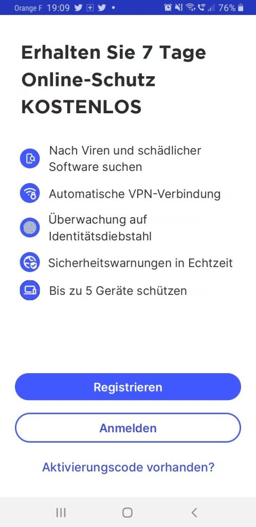 McAfee-App auf dem Smartphone mit den Optionen Virus, VPN, Identität und Warnungen