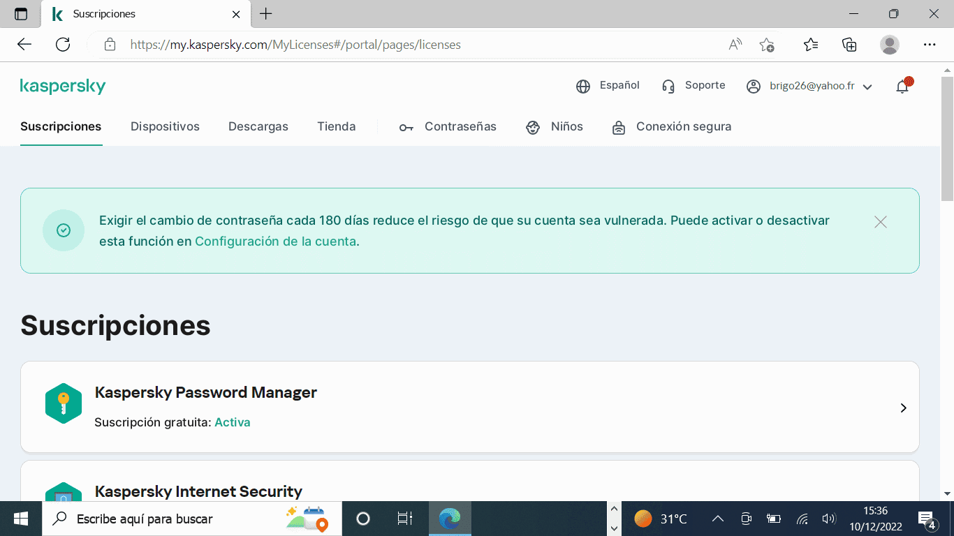 Captura de pantalla de Kaspersky, pestaña Suscripciones con Password Manager e Internet Security