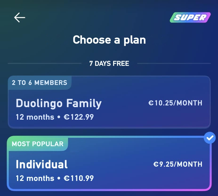 Ecrã da app Duolingo para escolher uma subscrição Super: Duolingo Family a 10,25 € e Individual a 9,25 € por mês